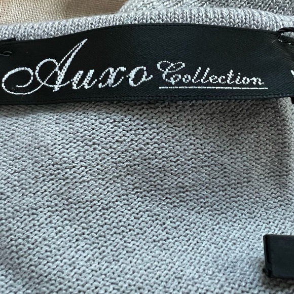 Auxo Collection Top Size Large NWT - Picture 6 of 7